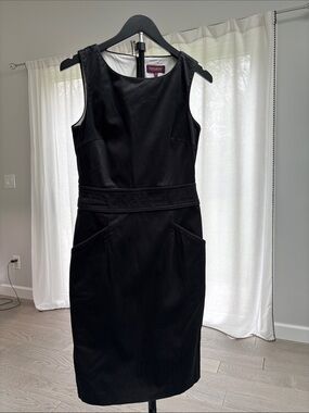 Classic Black Sleeveless Sheath Dress - Sacoor Brothers (Spain)